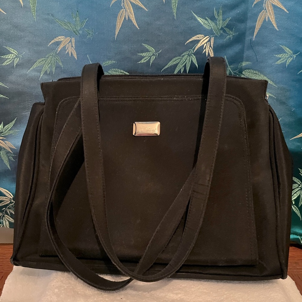Black shoulder purse